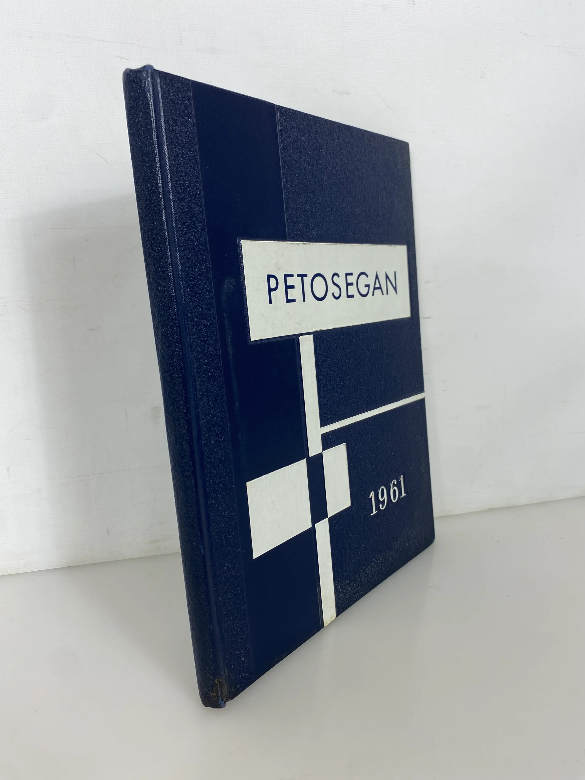 1961-petoskey-high-school-yearbook-petosegan-petoskey-michigan-hc.webp 1961 Petoskey High School Yearbook "Petosegan" Petoskey Michigan HC
