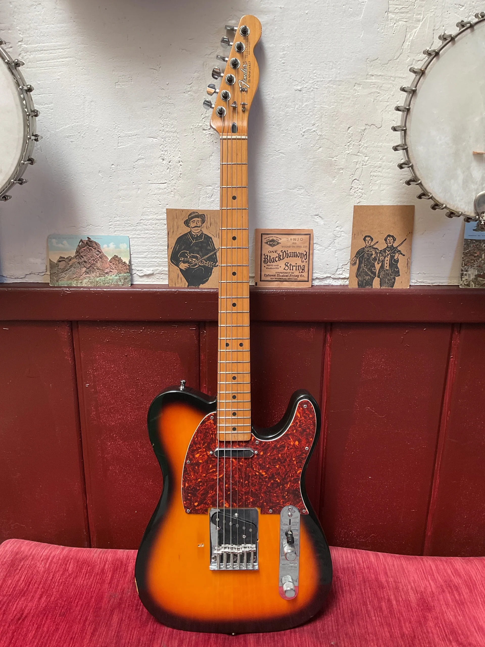 20243B2A-3571-4F84-8B19-4C06A2DA47D0.webp Fender Telecaster Sunburst Electric Guitar (1994)