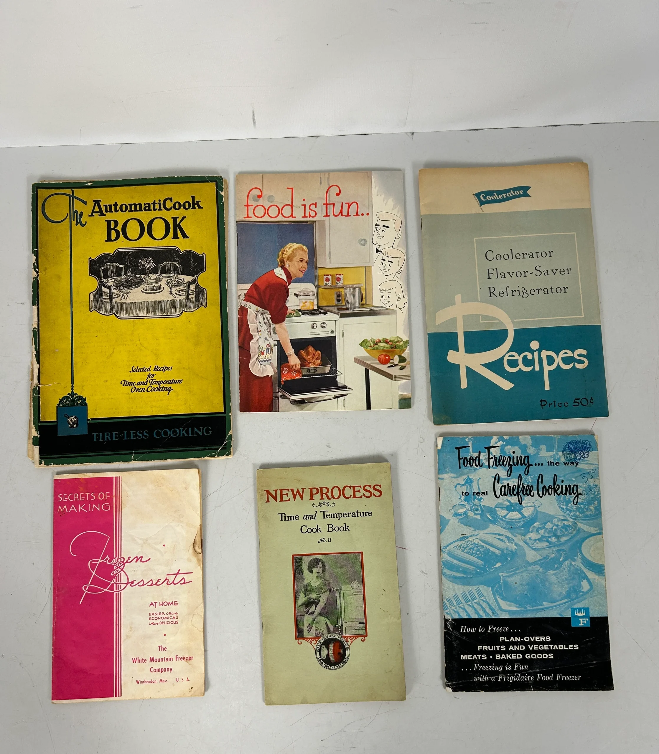 6-vtg-recipe-booklets-from-appliance-companies-cooleratorlorainrobertshaw-sc.webp 6 Vtg Recipe Booklets from Appliance Companies: Coolerator/Lorain/Robertshaw SC