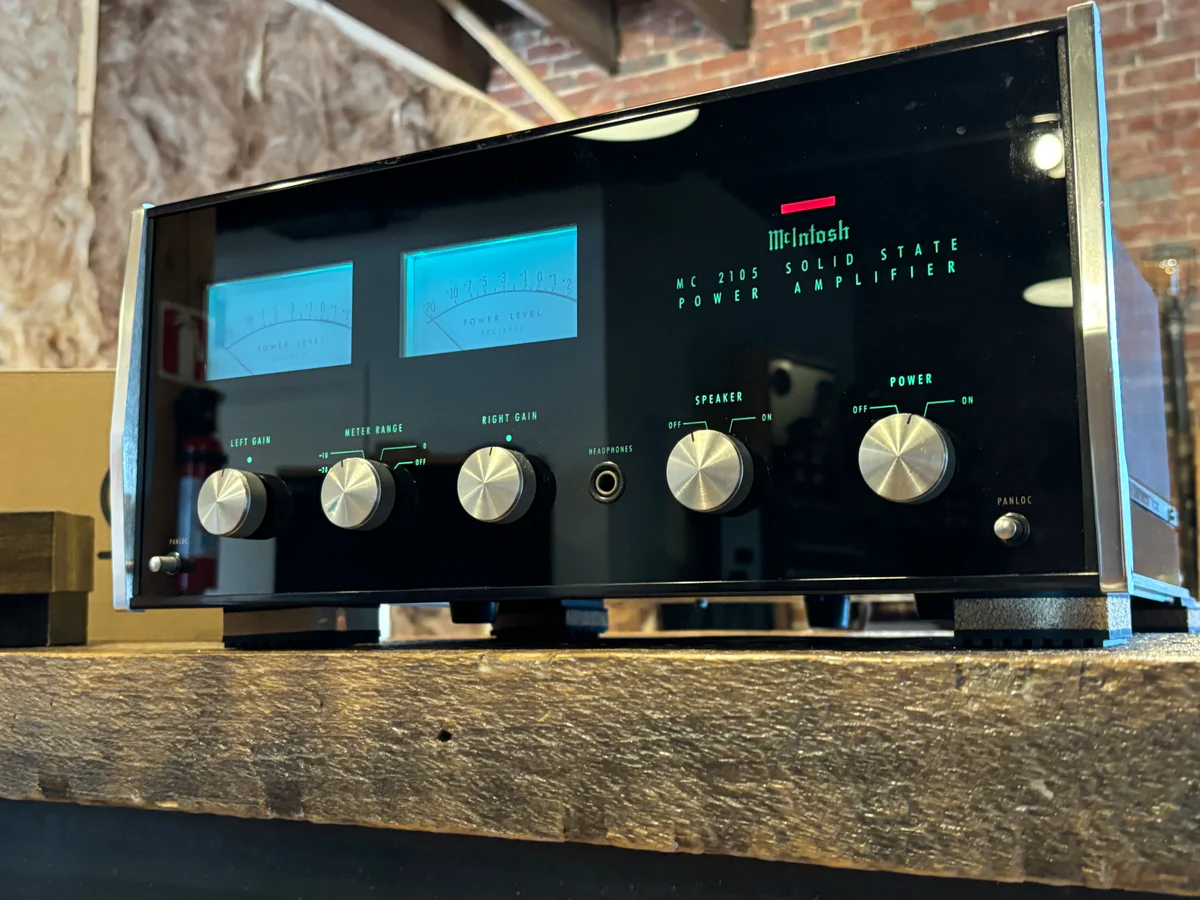 Legendary McIntosh, MC2105 - As Good As It Gets!!