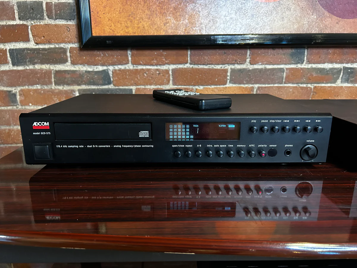 Adcom GCD-575, Early 16-bit Workhorse With Adcom Flair