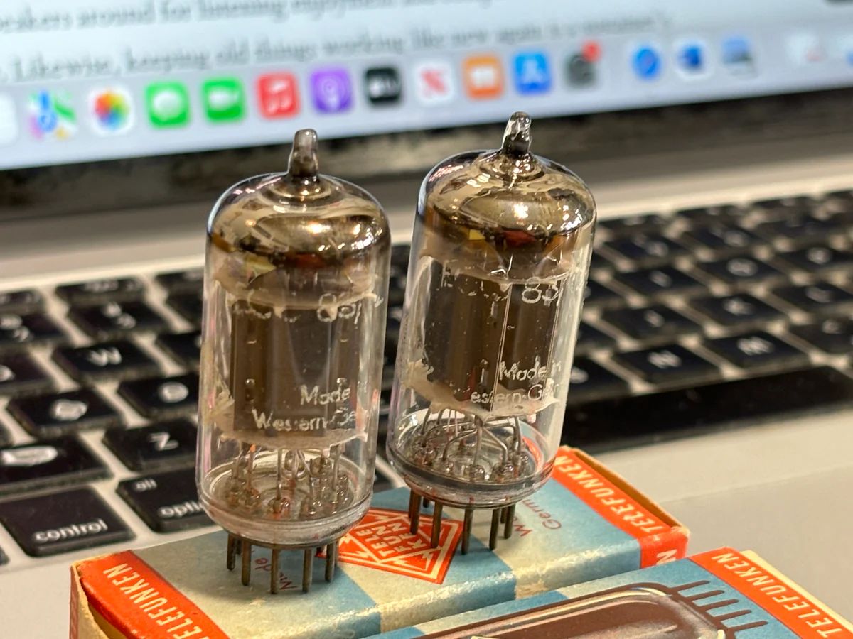 B5992B4E-F83F-44DC-8264-655CED629D11_1200x1200.webp Telefunken, Matched Pair 1960 - 12ax7/ECC83 Small Signal Tubes - The GOAT of Preamp/Amp Tubes