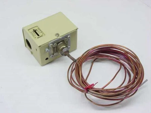 Barber-Colman Co. TC-5131Thermostat Duct Low Temperature