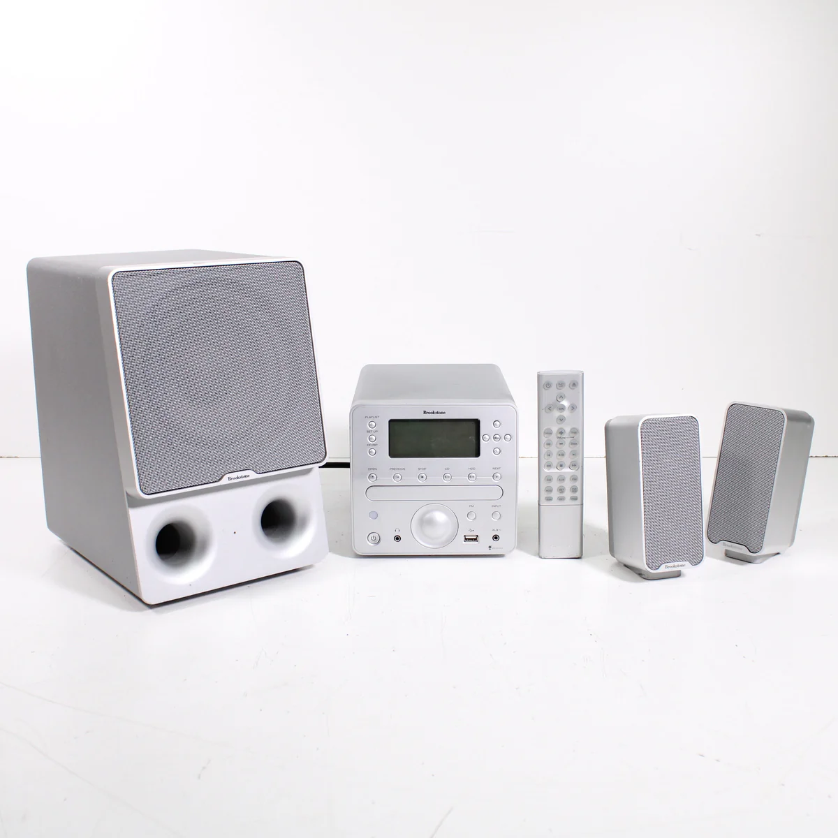 Brookstone SongCube DJB80GB Digital Music Center MP3 CD Player Speaker System (2005)