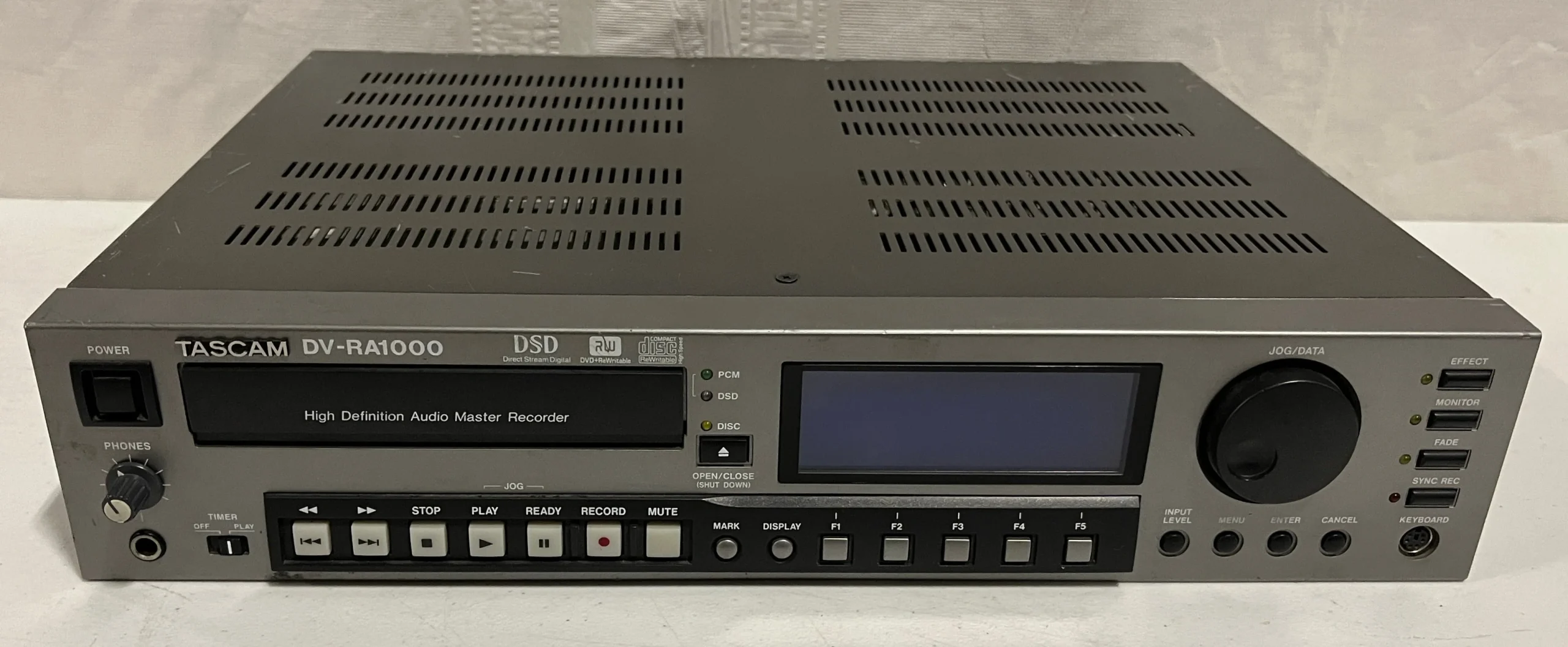 D1.webp Tascam High-Resolution DVD Master Recorder, DV-RA1000
