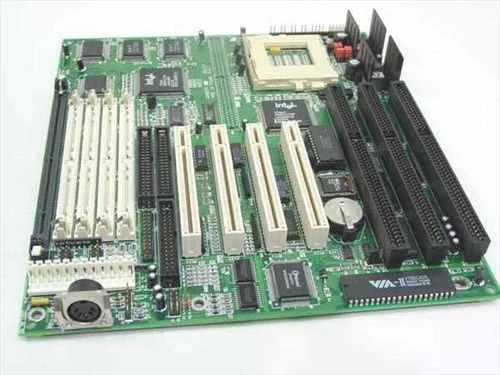 DFI G586IPVSocket 7 System Board