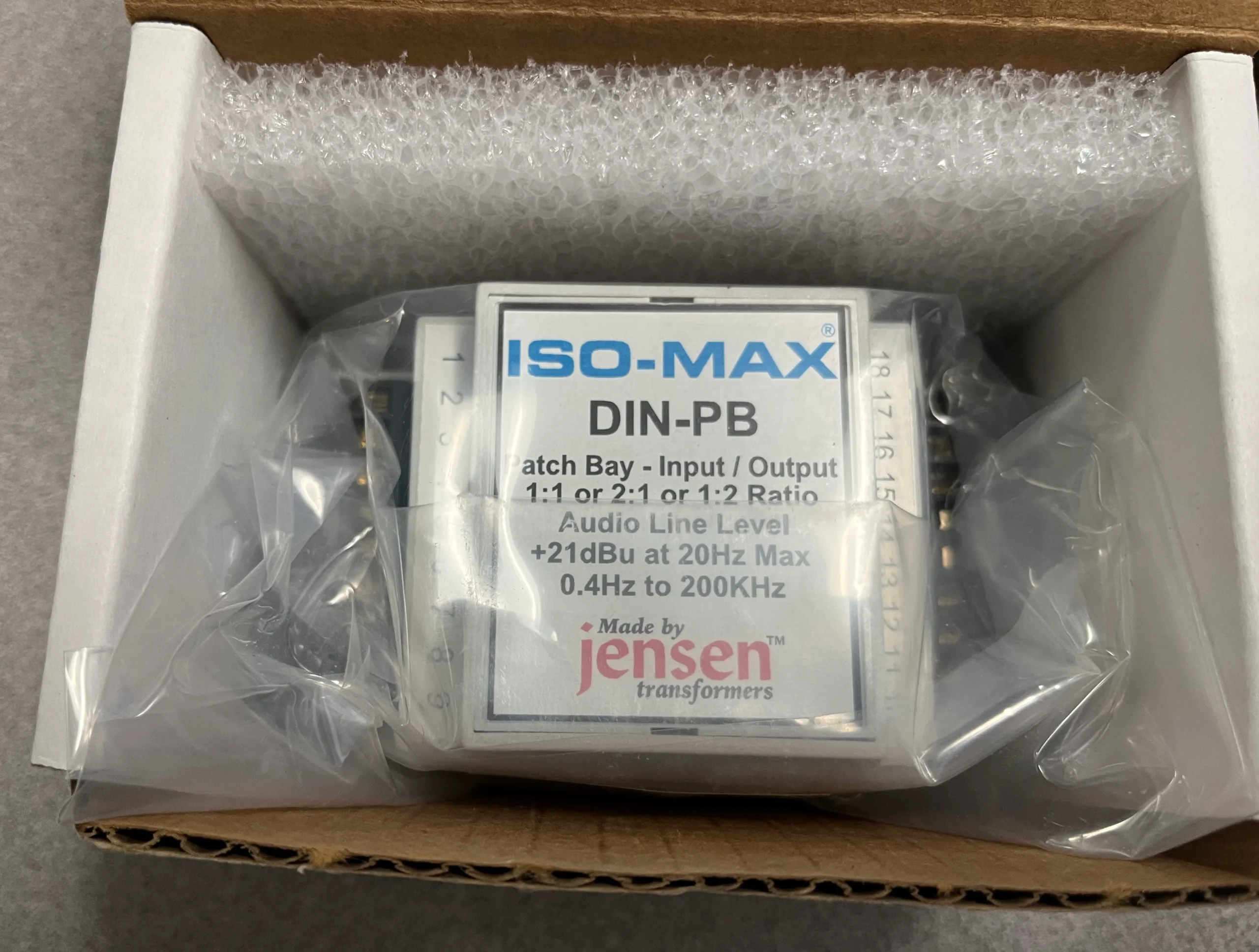 DIN-PB_Single_Channel_Universal_Line_Isolator.webp Jensen Transformers Iso-Max Single-Channel Universal Line Isolator, DIN-PB