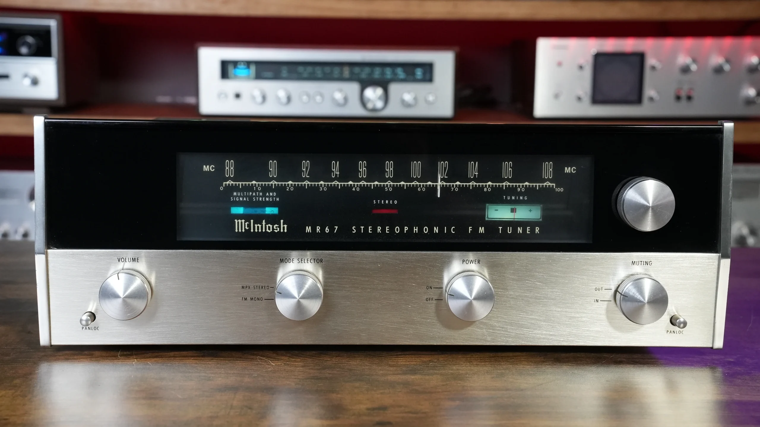 McIntosh MR67