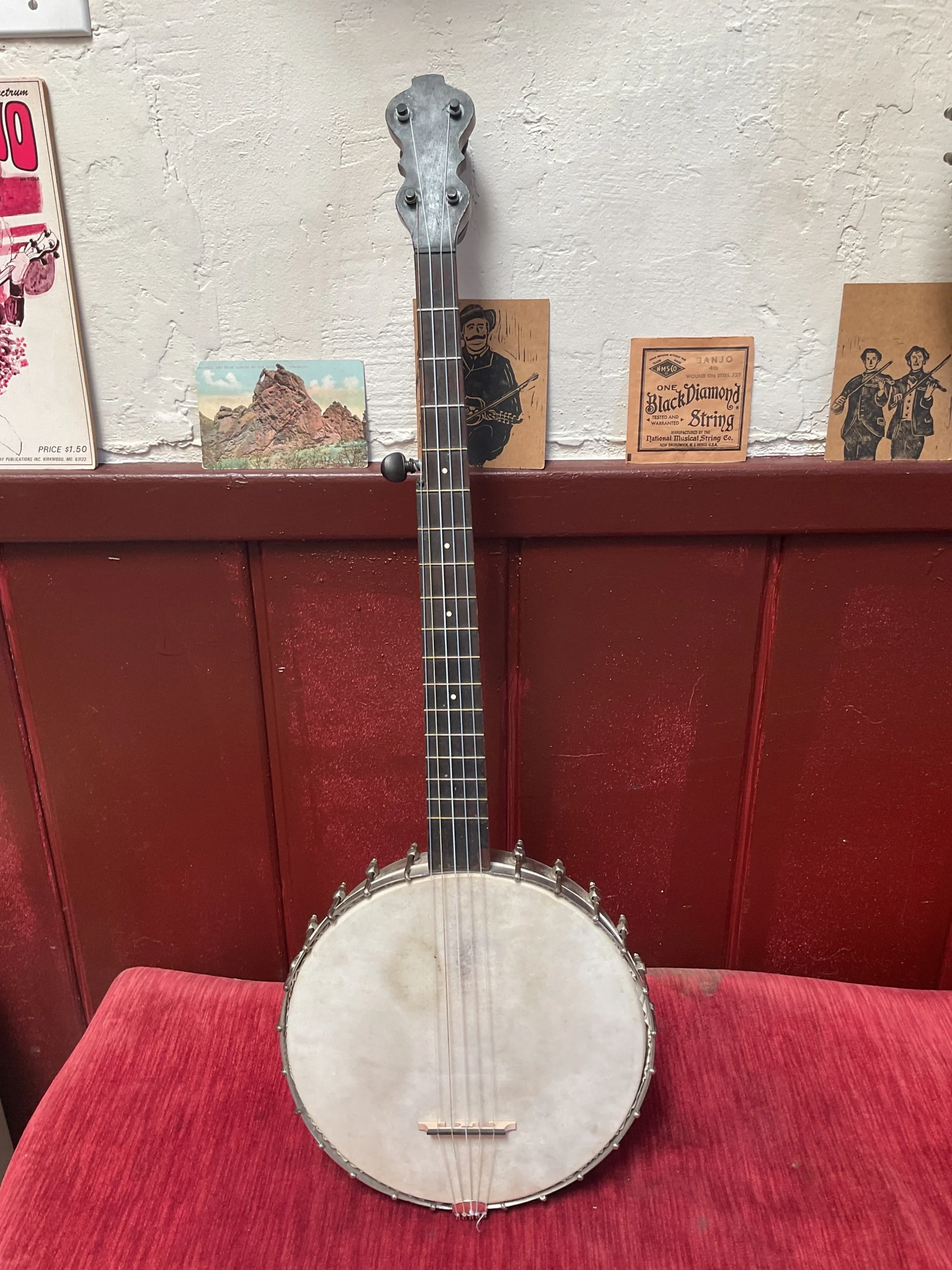 E28095F4-DDD3-4366-B1B5-D5D4756E26BC.webp Lyon & Healy Banjo (c. 1890s)