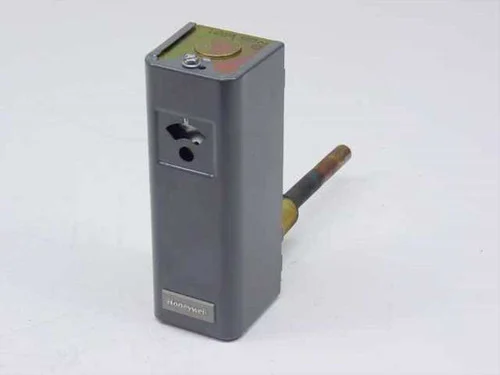 Honeywell L4006A 1967High/Low Limit Aquastat