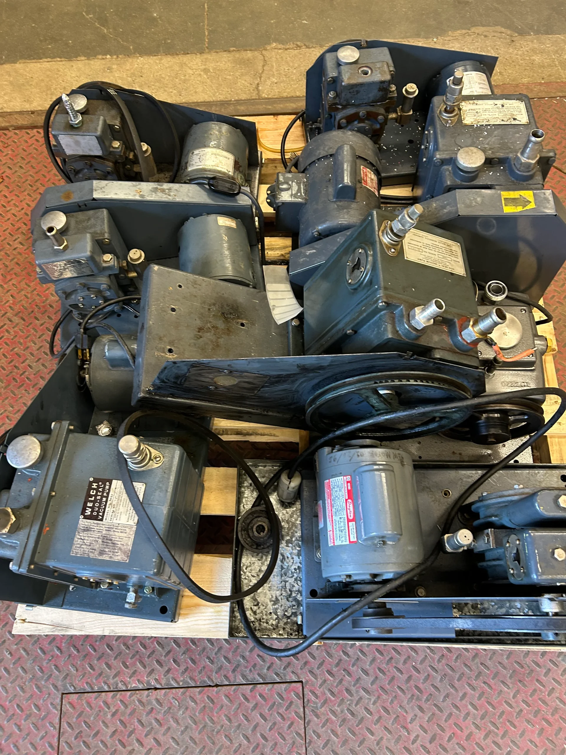 IMG_1580.webp Pallet of vaccum pumps for part or repair/Scrap Bid #582- 655lbs