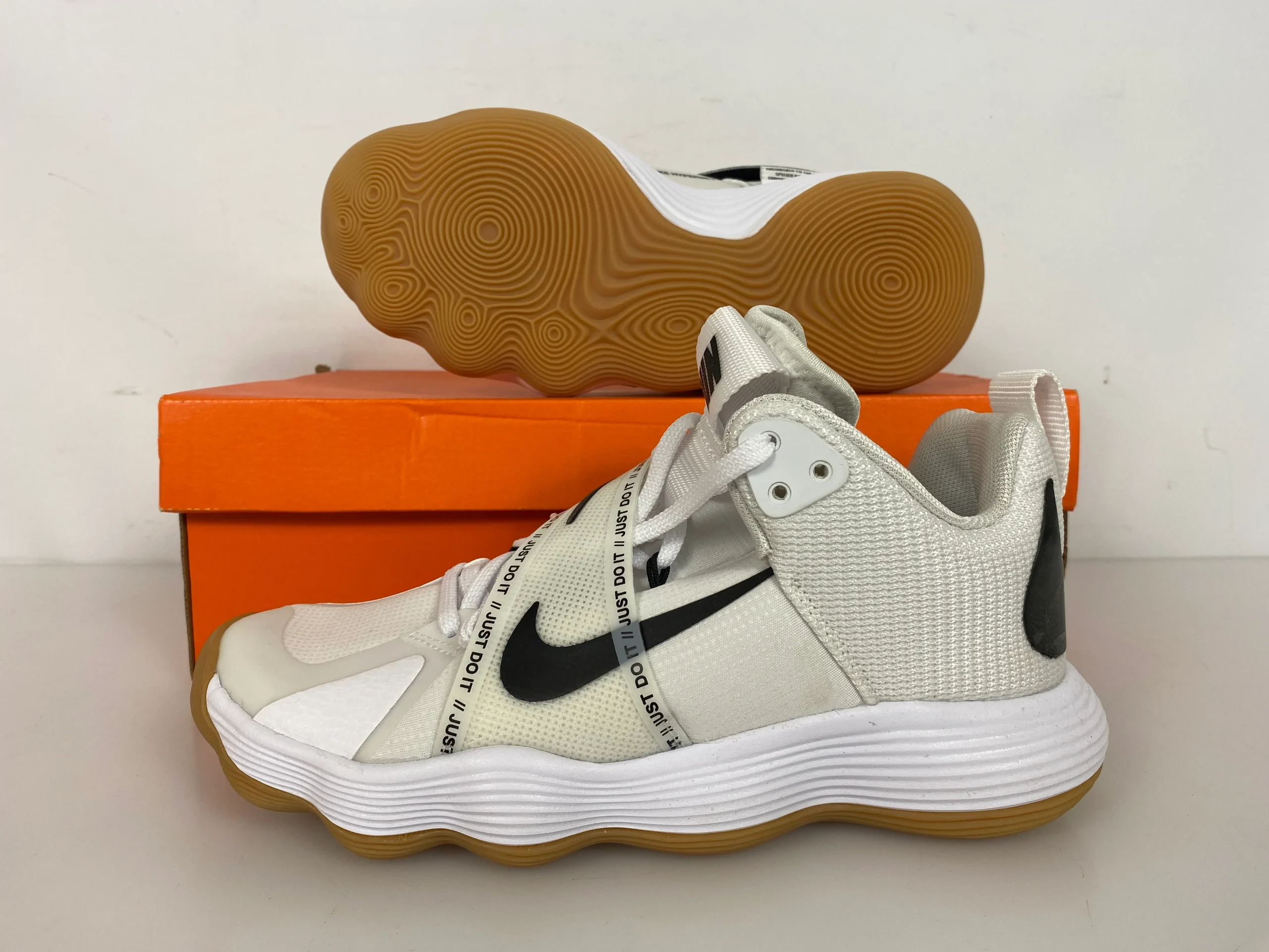 Nike White React Hyperset Volleyball Shoes Women's Size 8.5