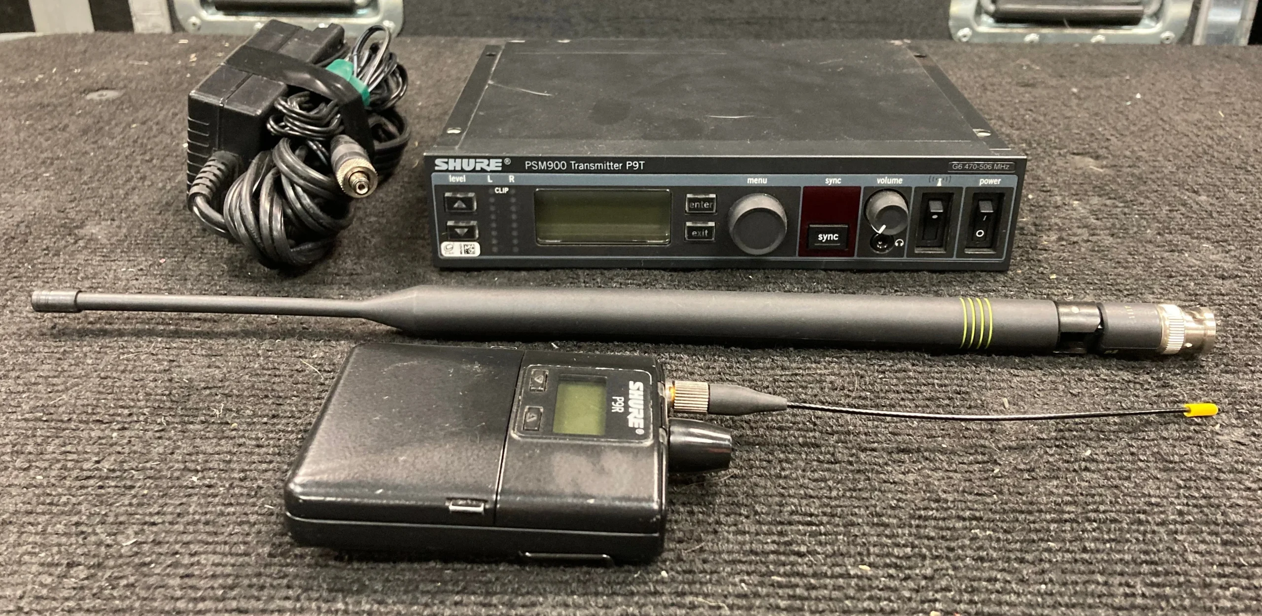 Shure PSM900 IEM Package with P9T and P9R Bodypacks (G6, 470-506 MHz)
