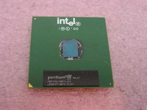 Intel SL45YPentium III Processor 700/256/100/1.65V Processor