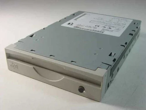 Iomega 03018D00Zip Drive Internal Z100si