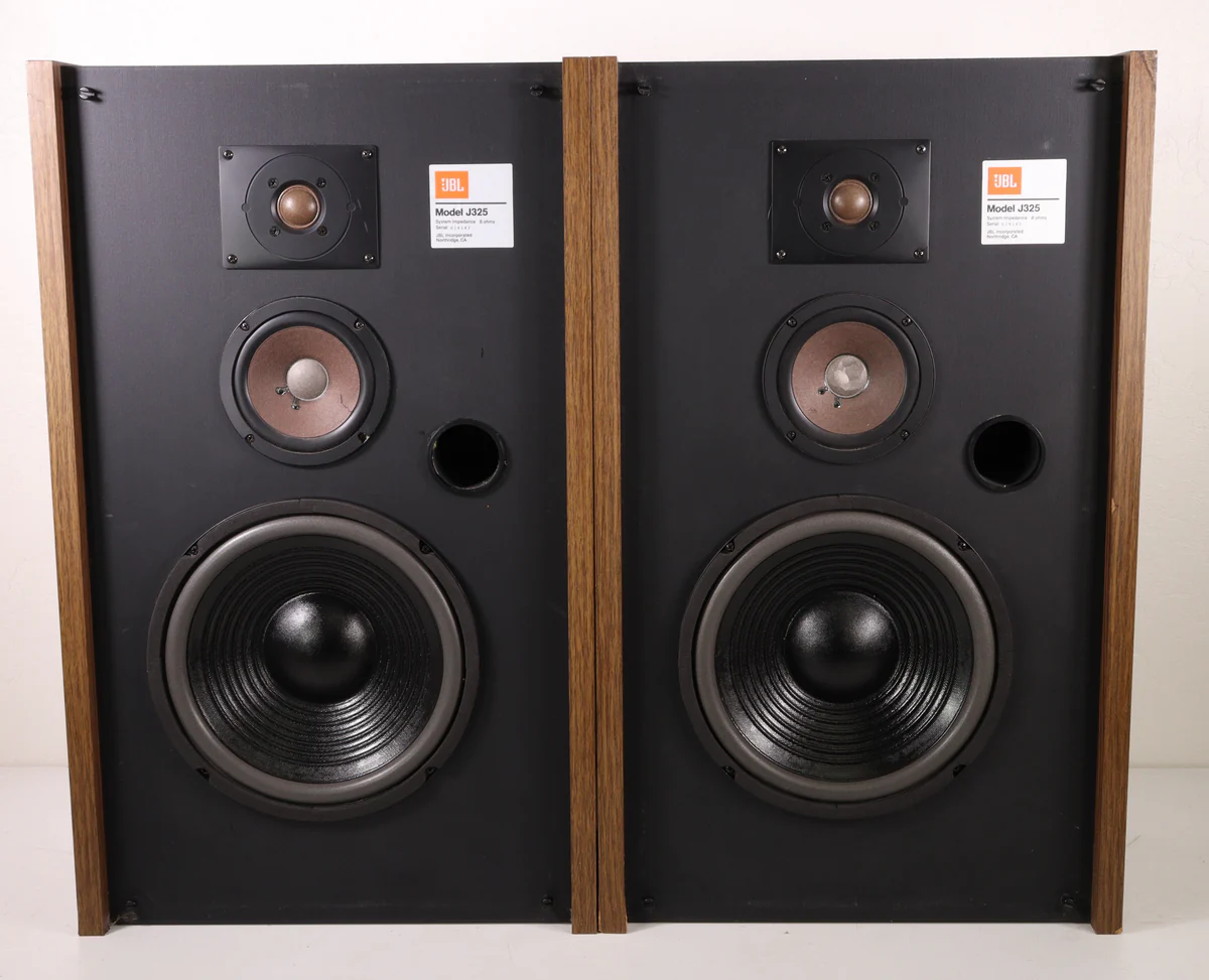 JBL J325 Bookshelf Speaker Pair