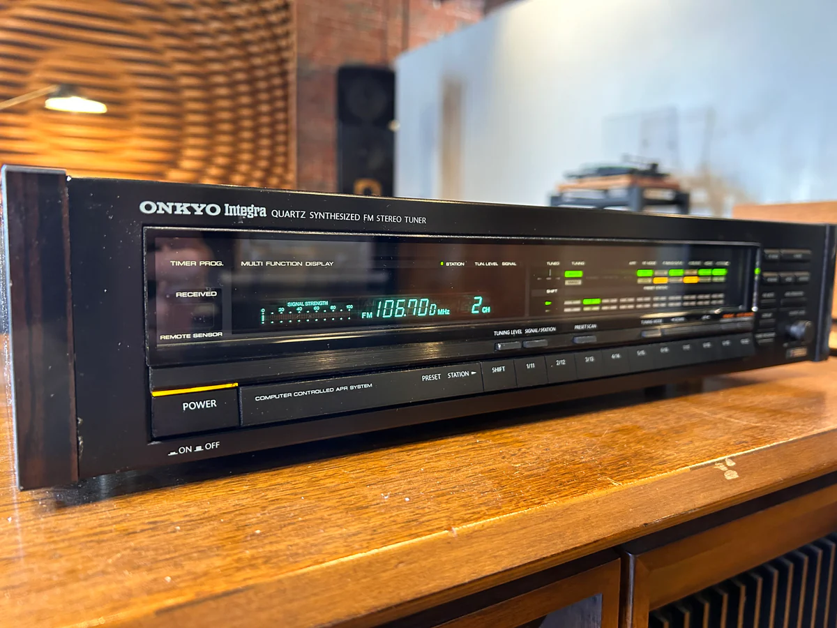 Onkyo-Integra T-9090 II, Quartz Synthesized Digital Tuner