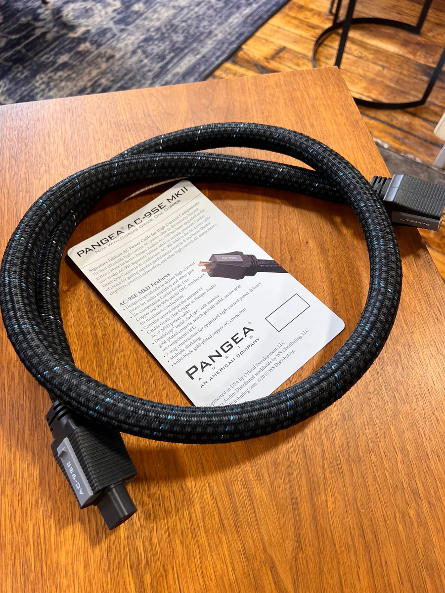 Pangea AC9SE-MkII, Big-Honkin' Power Cord!