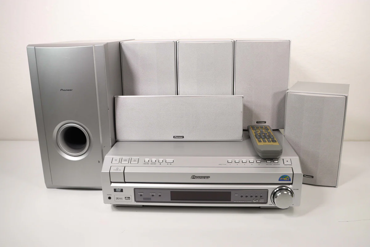 Pioneer XV-HTD520 5 Disc DVD Home Theatre System 5.1 Channel Audio with Subwoofer Speaker