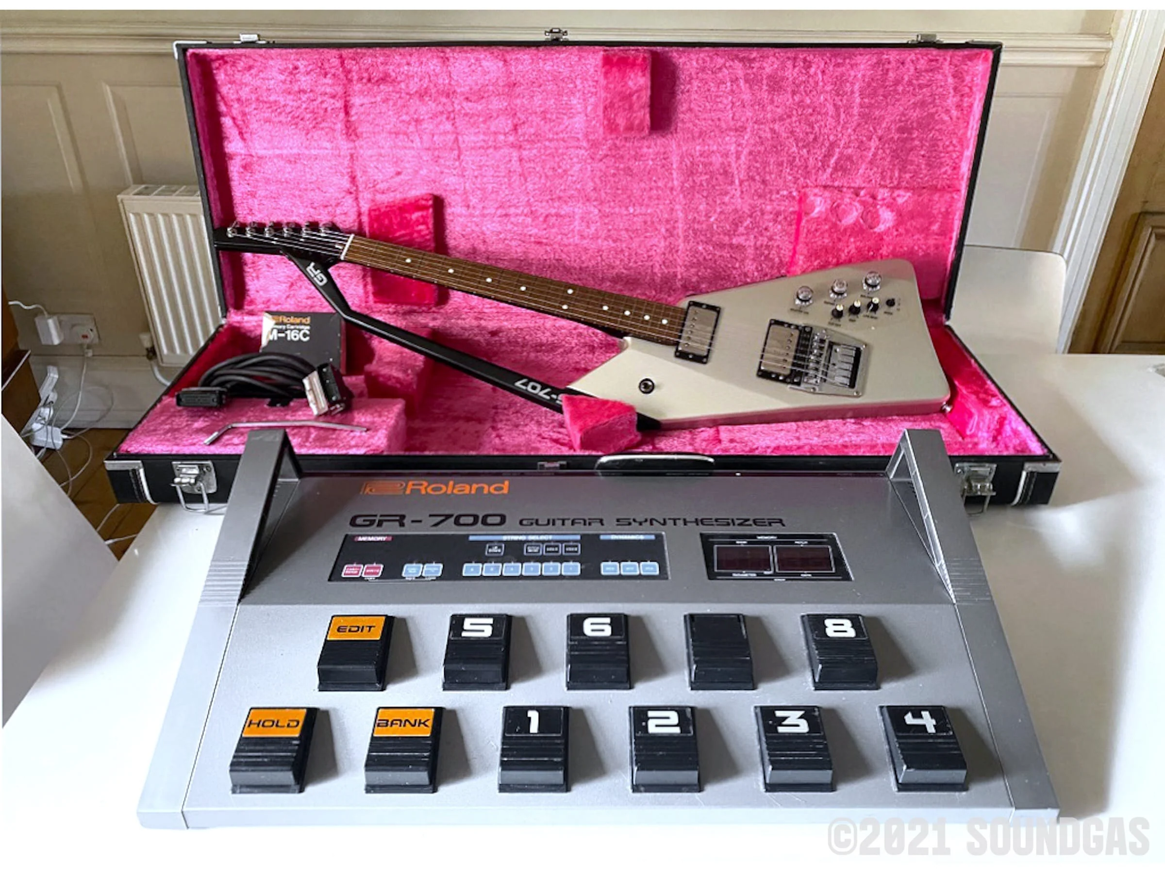 Roland GR-707 & GR-700