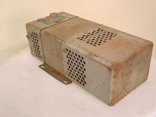 Sola-23-13-210-Constant-Voltage-Transformer-CVH-1000VA_153424__48446.1708157555.500.750.webp Sola 23-13-210Constant Voltage Transformer CVH 1000VA