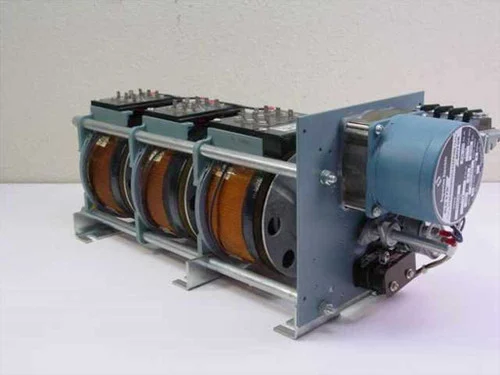 Superior-Electric-5MC226U-3-Powerstat-Variable-Autotransformer-0-560V-75A-73_132543__02922.1708045094.500.750.webp Superior Electric 5MC226U-3Powerstat Variable Autotransformer 0-560V 7.5A 7.3