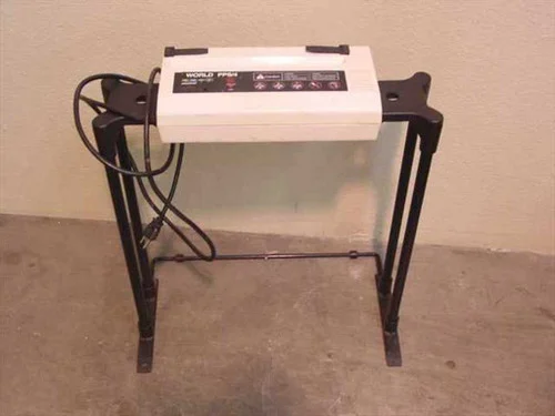 World PPS/4Paper Shredder with stand