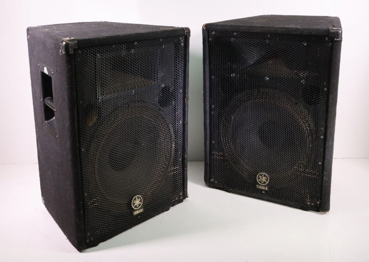 Yamaha BR15 2-Way Passive Speaker System Pair