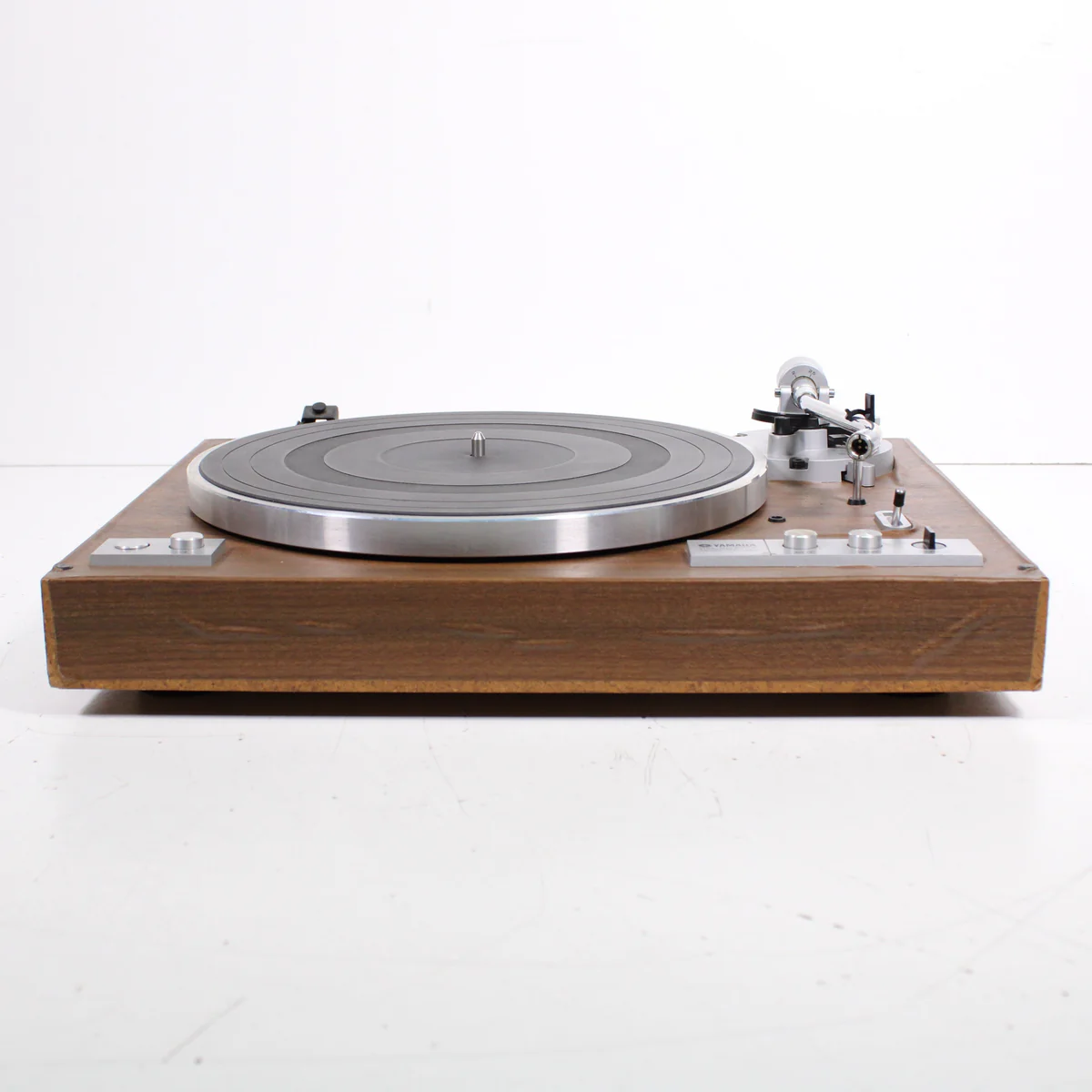 Yamaha YP-B4 Fully-Automatic Stereo Turntable