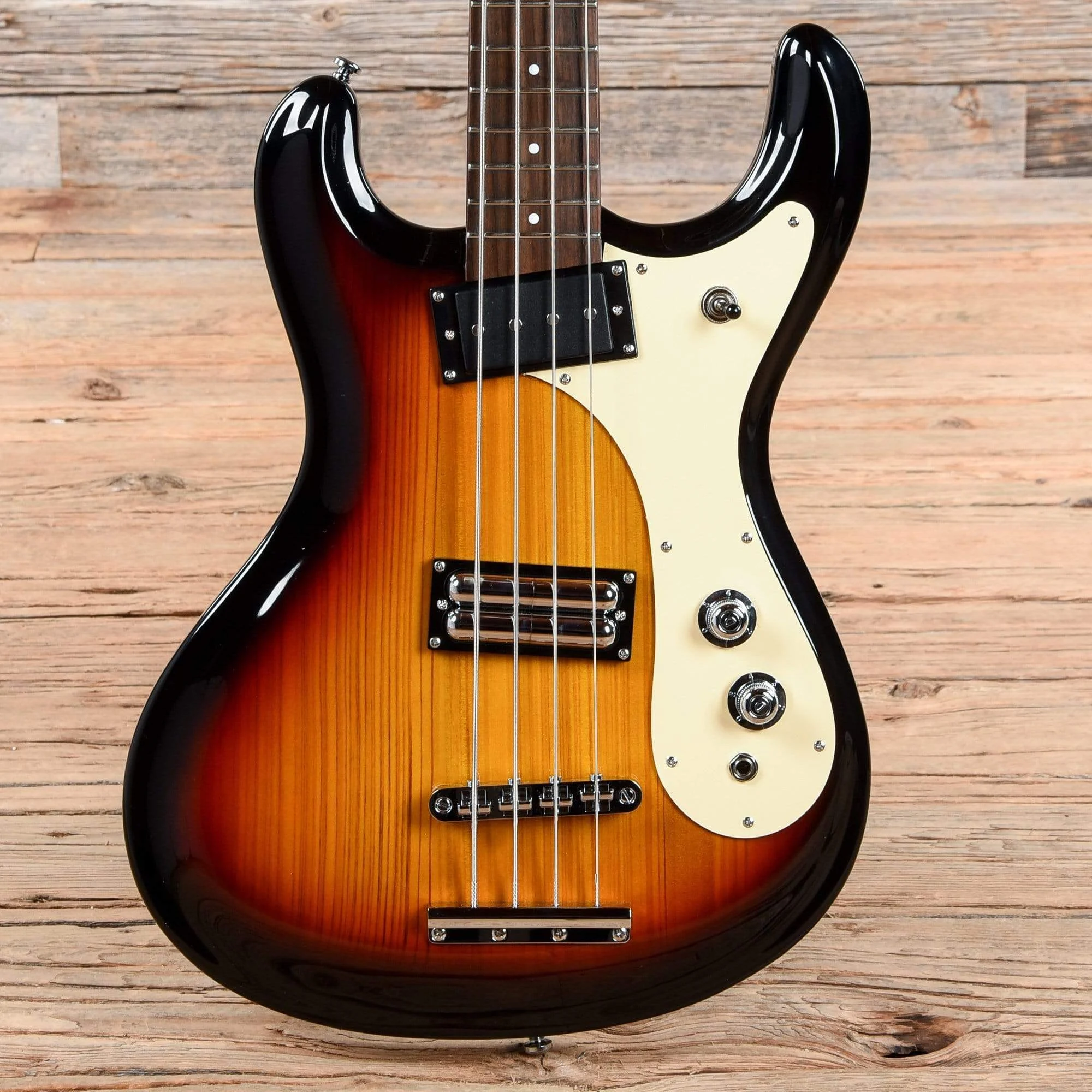 danelectro-bass-guitars-4-string-danelectro-d64-bass-3-tone-sunburst-d64bass3tsbu1-28459328143495.webp Danelectro D64 Bass 3 Tone Sunburst