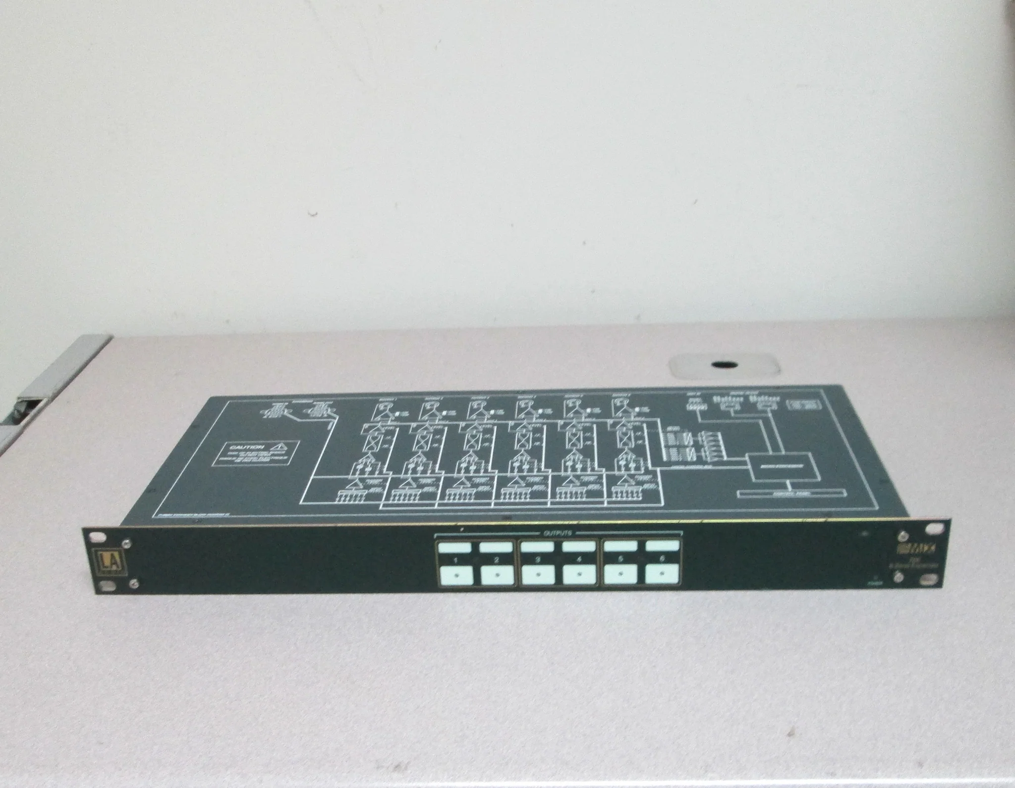 LA Audio ZX135E 6 Zone Expander