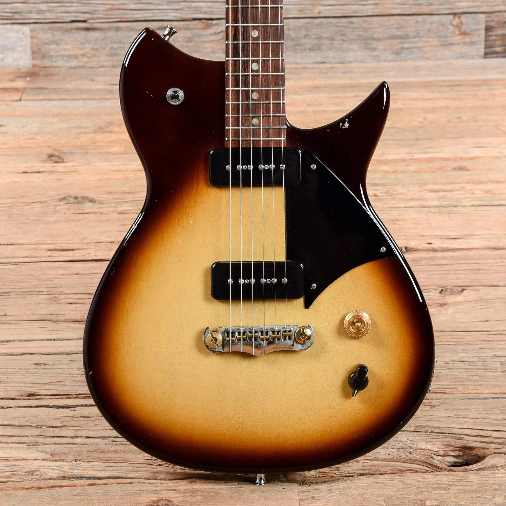 Fano Alt de Facto RB6 TV Burst 2011