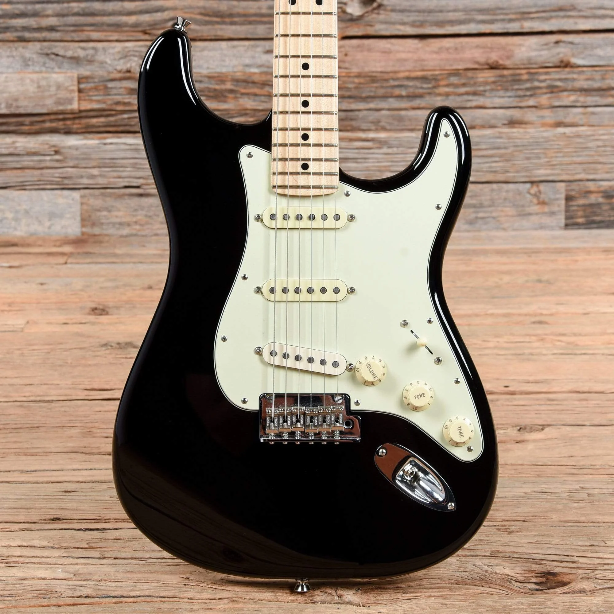 fender-electric-guitars-solid-body-fender-american-pro-stratocaster-black-2018-7480063-28663652876423.webp Fender American Pro Stratocaster Black 2018