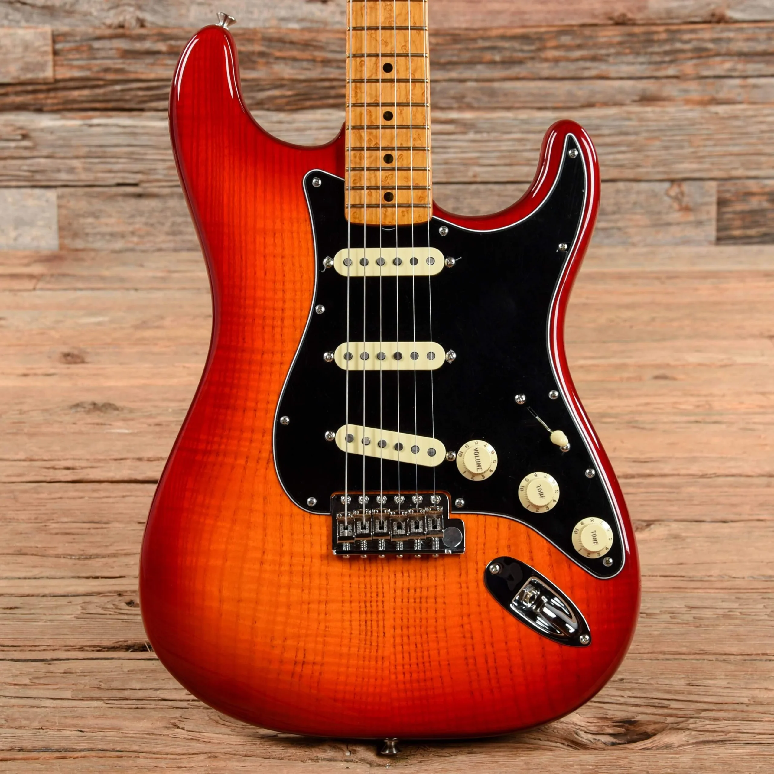 Fender Rarities Flame Ash Top Stratocaster Plasma Red Burst 2019
