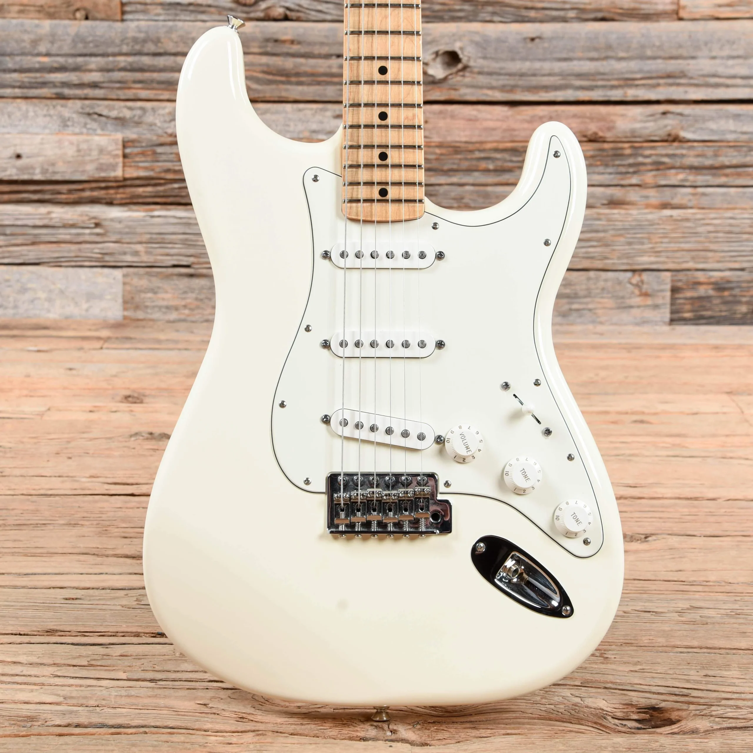 Fender Standard Stratocaster Arctic White 2011