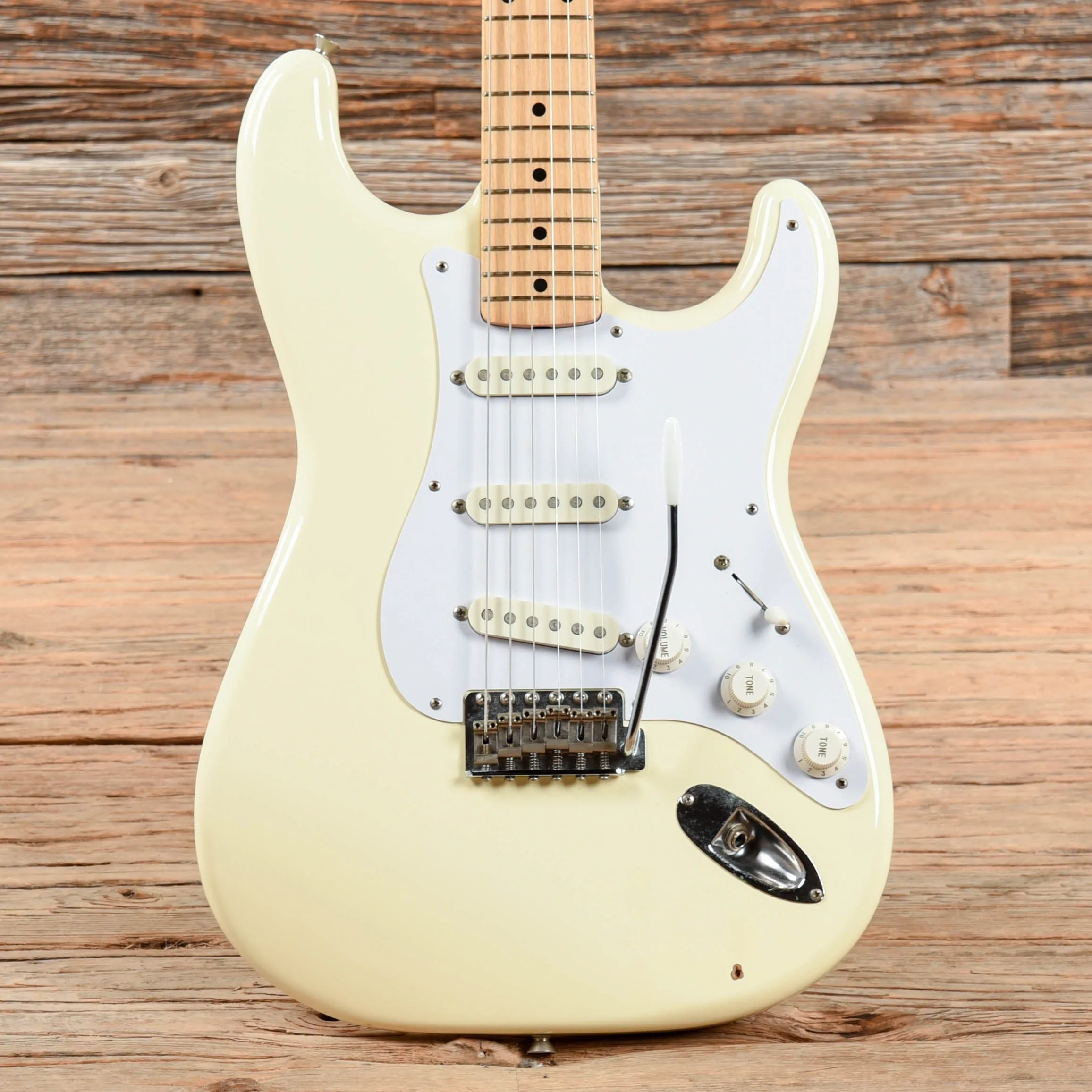 Fender Standard Stratocaster Vintage White 1989