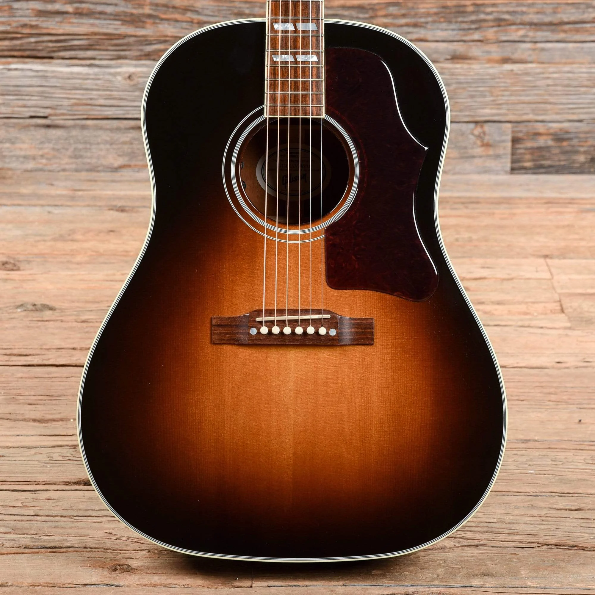 gibson-acoustic-guitars-built-in-electronics-gibson-sj-southern-jumbo-sunburst-2018-7161011-17217802633351.webp Gibson SJ Southern Jumbo Sunburst 2018