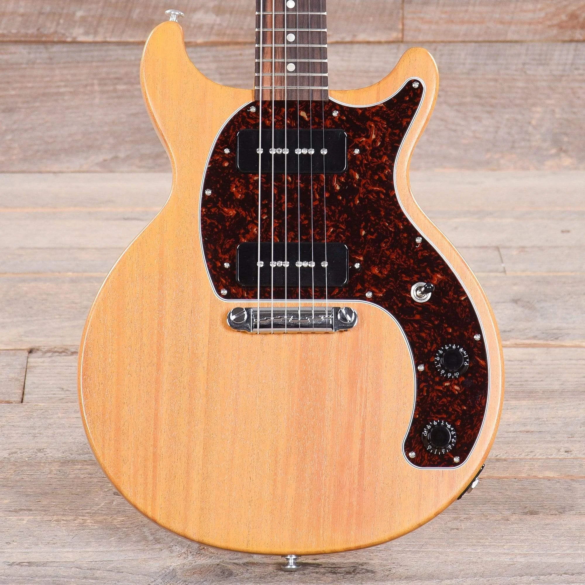 gibson-electric-guitars-solid-body-gibson-usa-les-paul-special-tribute-dc-worn-tv-yellow-w-tortoise-pickguard-lpsdtc19wych3-u1-28481084915847.webp Gibson USA Les Paul Special Tribute DC Worn TV Yellow w/Tortoise Pickguard