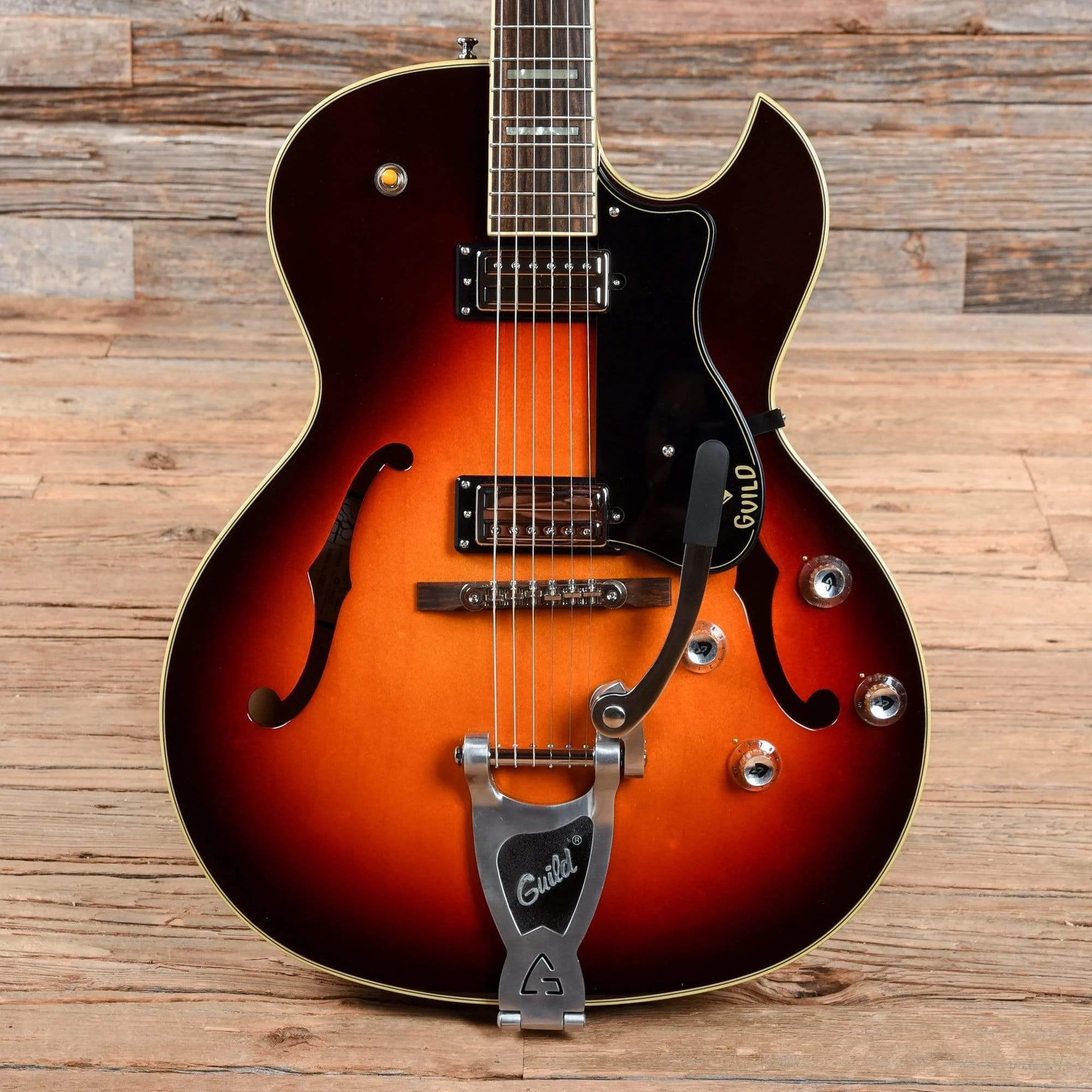 Guild CE-100D Capri Hollowbody Antique Sunburst