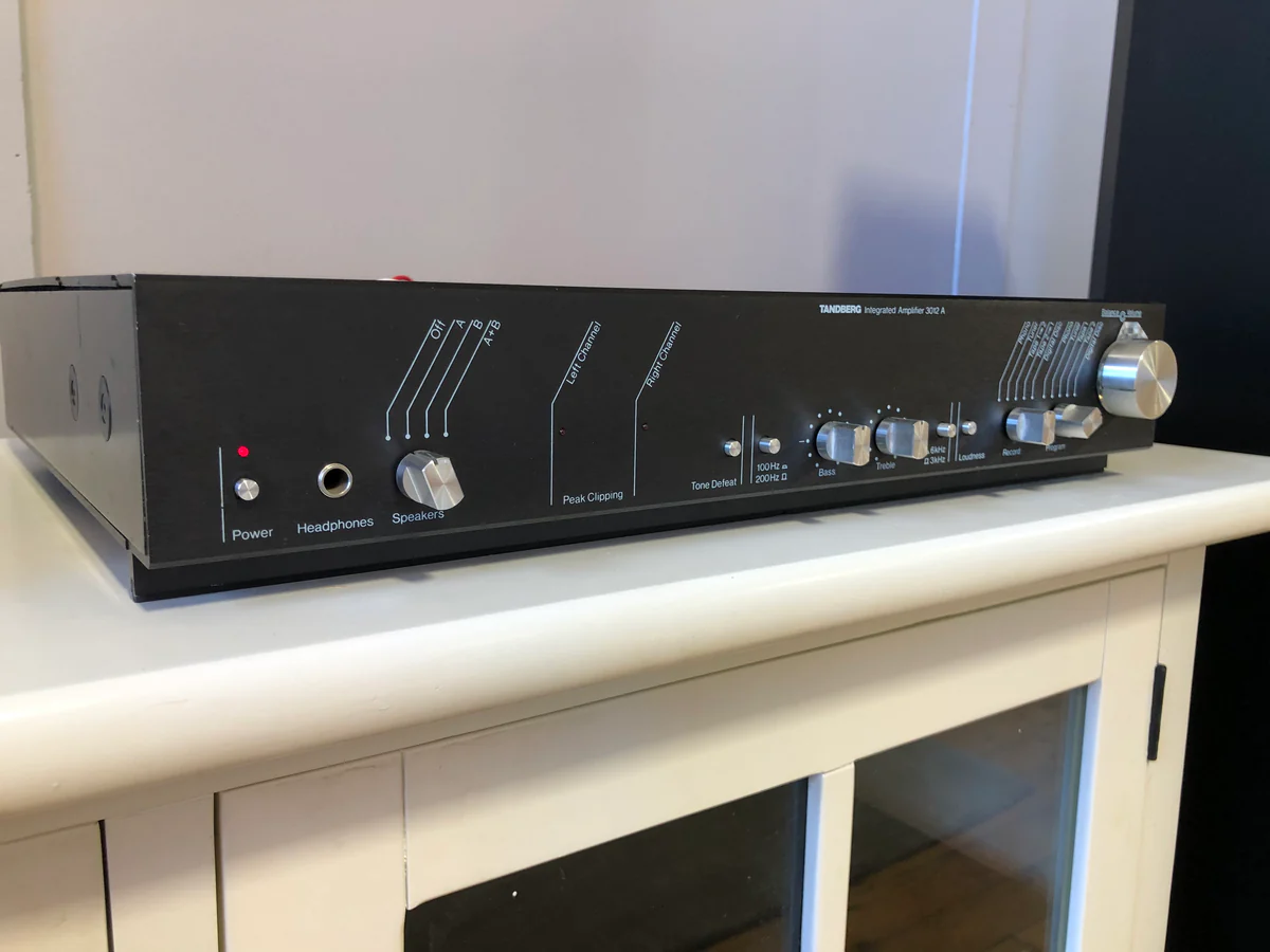 Tandberg 3012A Integrated Amplifier, Like New Condition - SOLD