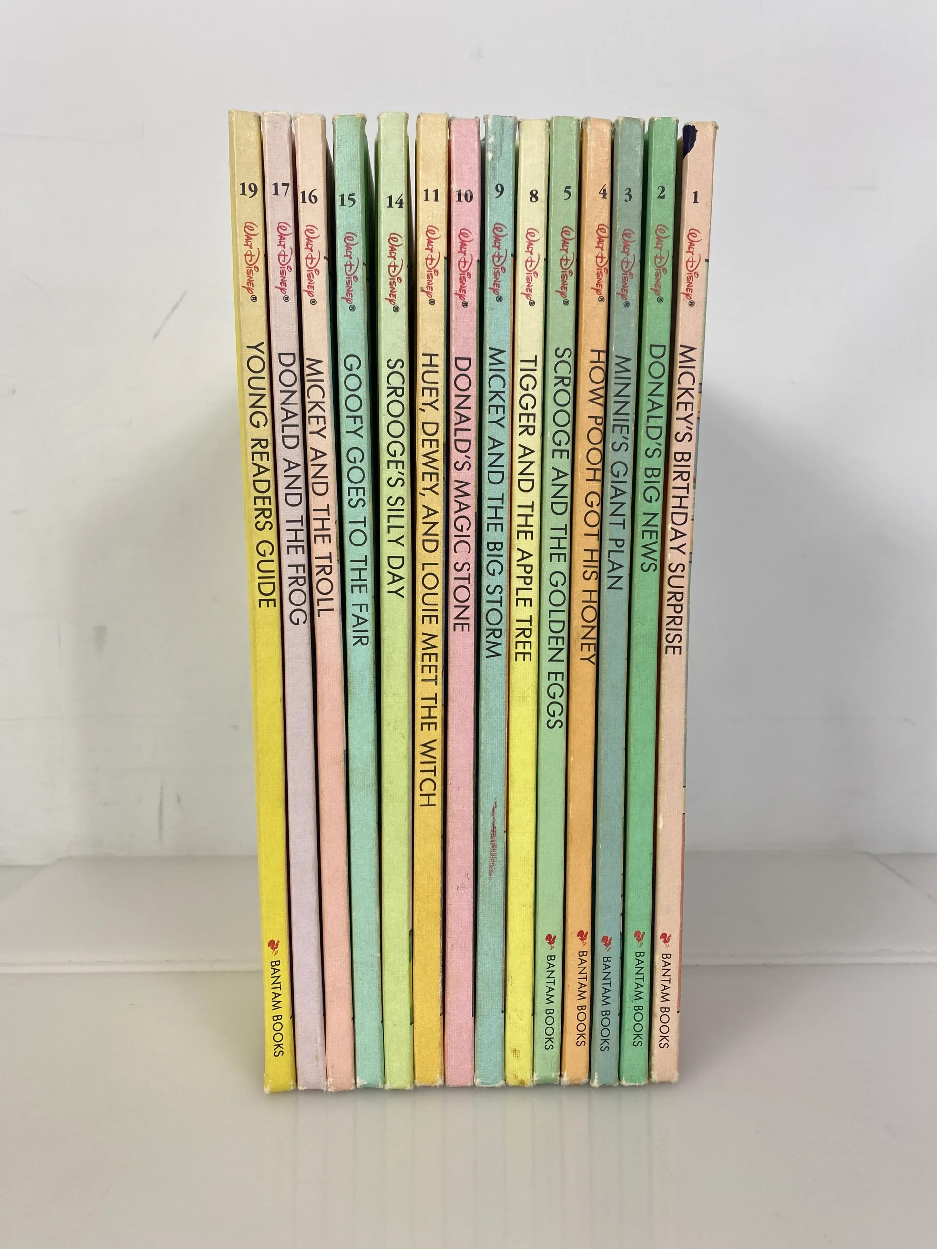 lot-of-14-mickeys-young-readers-library-1-5-8-11-14-17-19-1990-hc.webp Lot of 14 Mickey's Young Readers Library (1-5, 8-11, 14-17, 19) 1990 HC