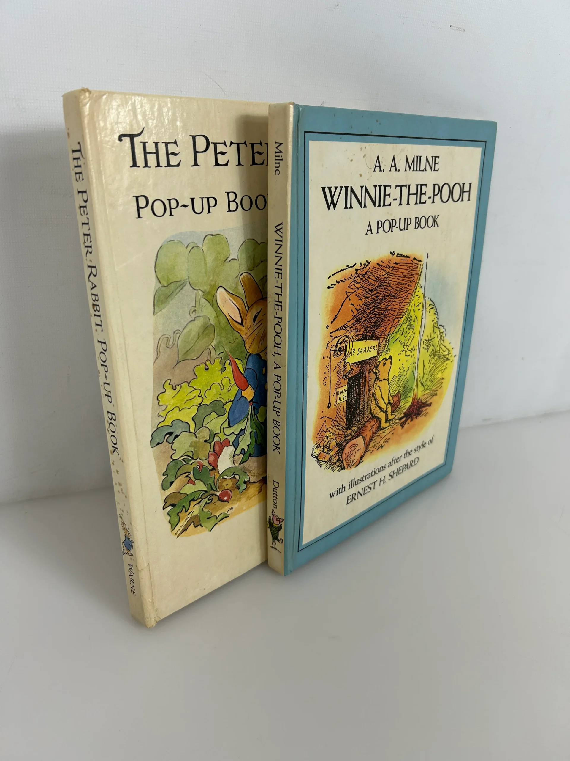 lot-of-2-classic-1980s-pop-up-books-winnie-the-pooh-peter-rabbit-hc.webp Lot of 2Classic 1980s Pop-Up Books Winnie-the-Pooh & Peter Rabbit HC
