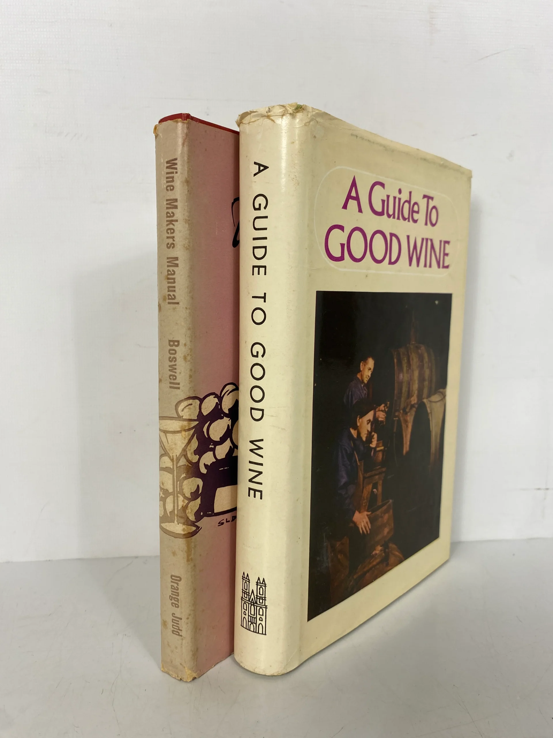 lot-of-2-wine-makers-manual-boswella-guide-to-good-wine-1952-71-hcdj.webp Lot of 2: Wine Makers Manual (Boswell)/A Guide to Good Wine 1952-71 HCDJ