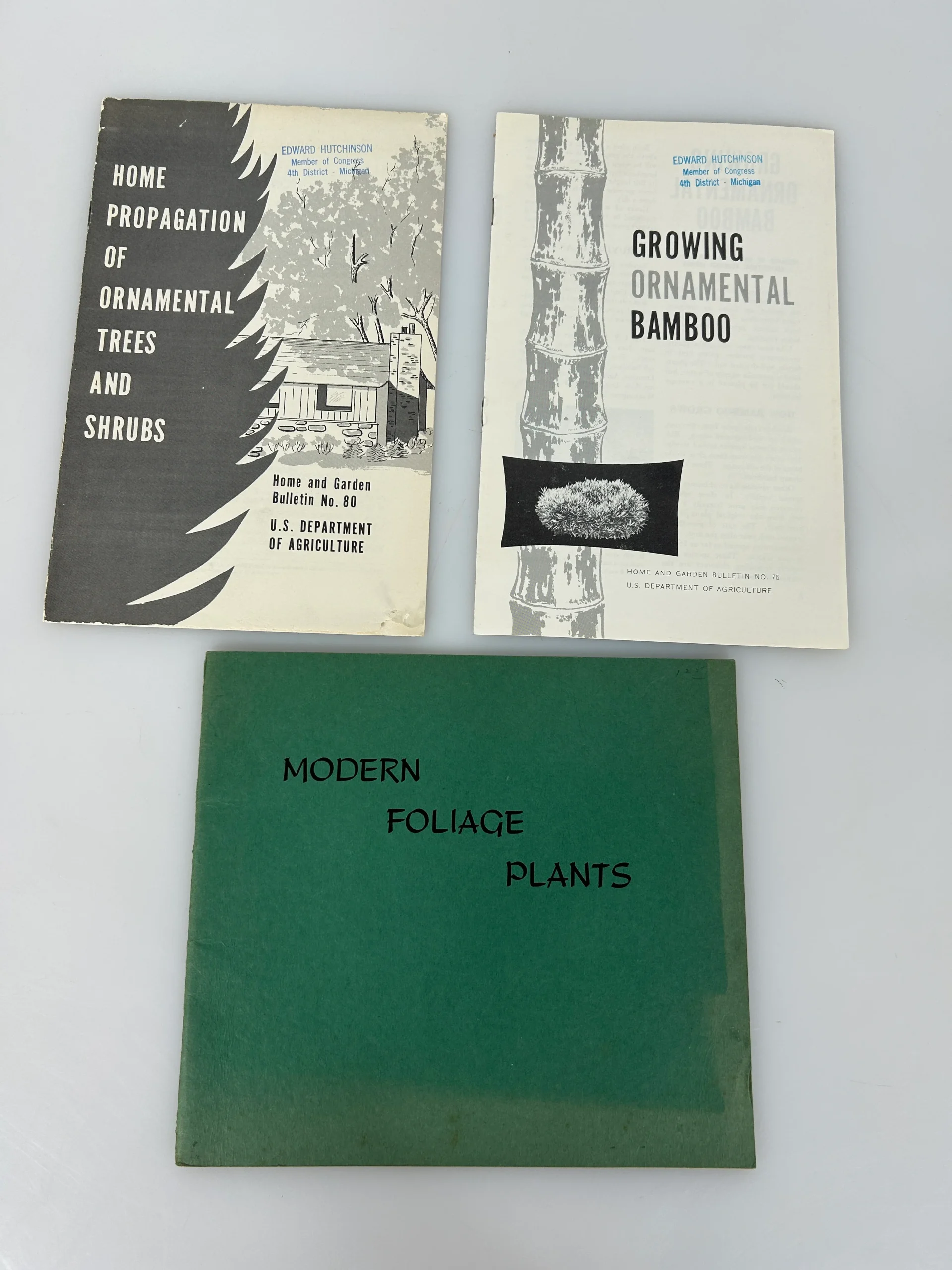 lot-of-3-vintage-landscaping-pamphletsbooklets-1950-1960s.webp Lot of 3 vintage landscaping pamphlets/booklets 1950-1960's