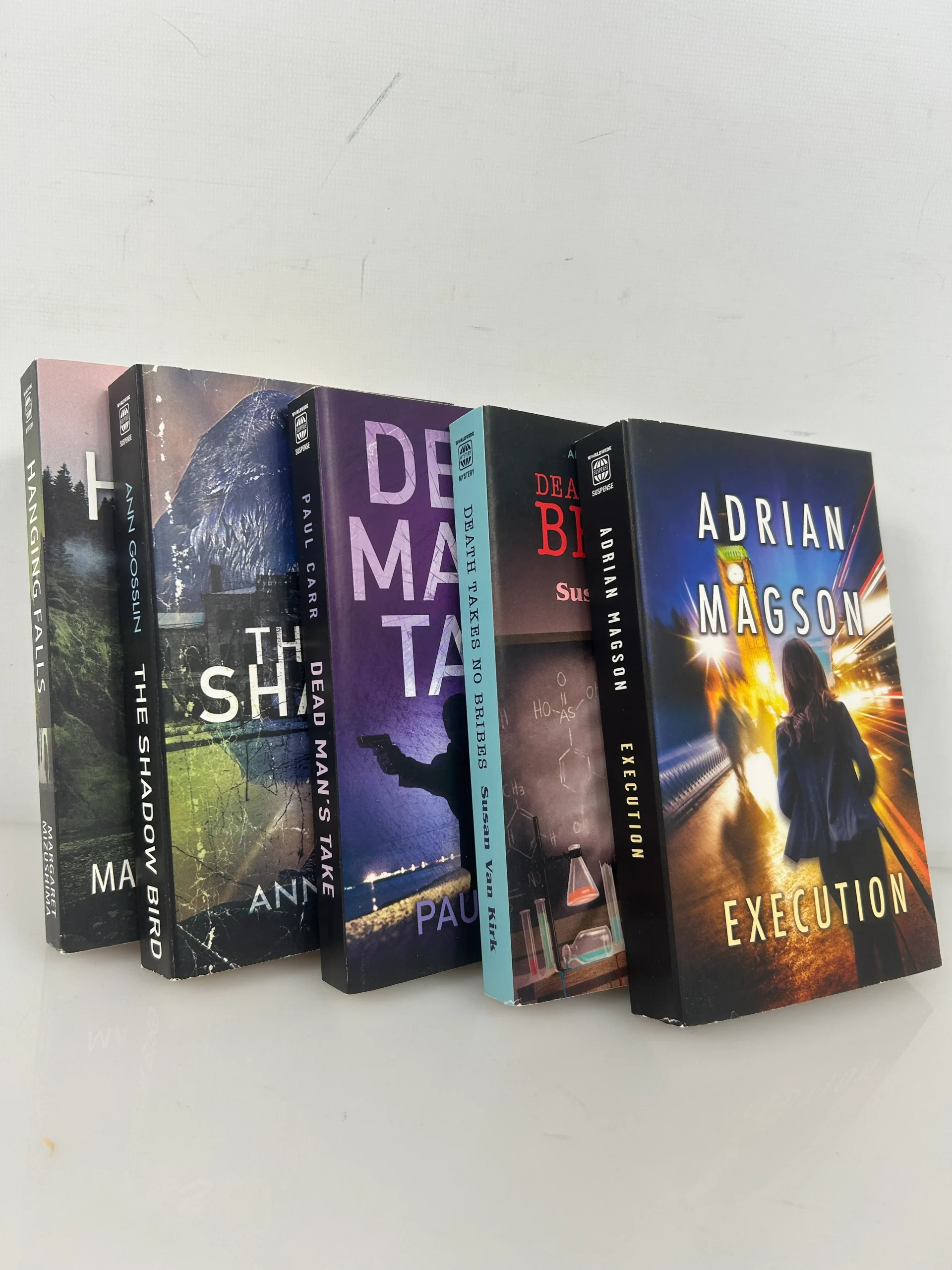 lot-of-5-worldwide-publishing-mysterysuspense-paperbacks-very-good-sc.webp Lot of 5 Worldwide Publishing Mystery/Suspense Paperbacks Very Good SC