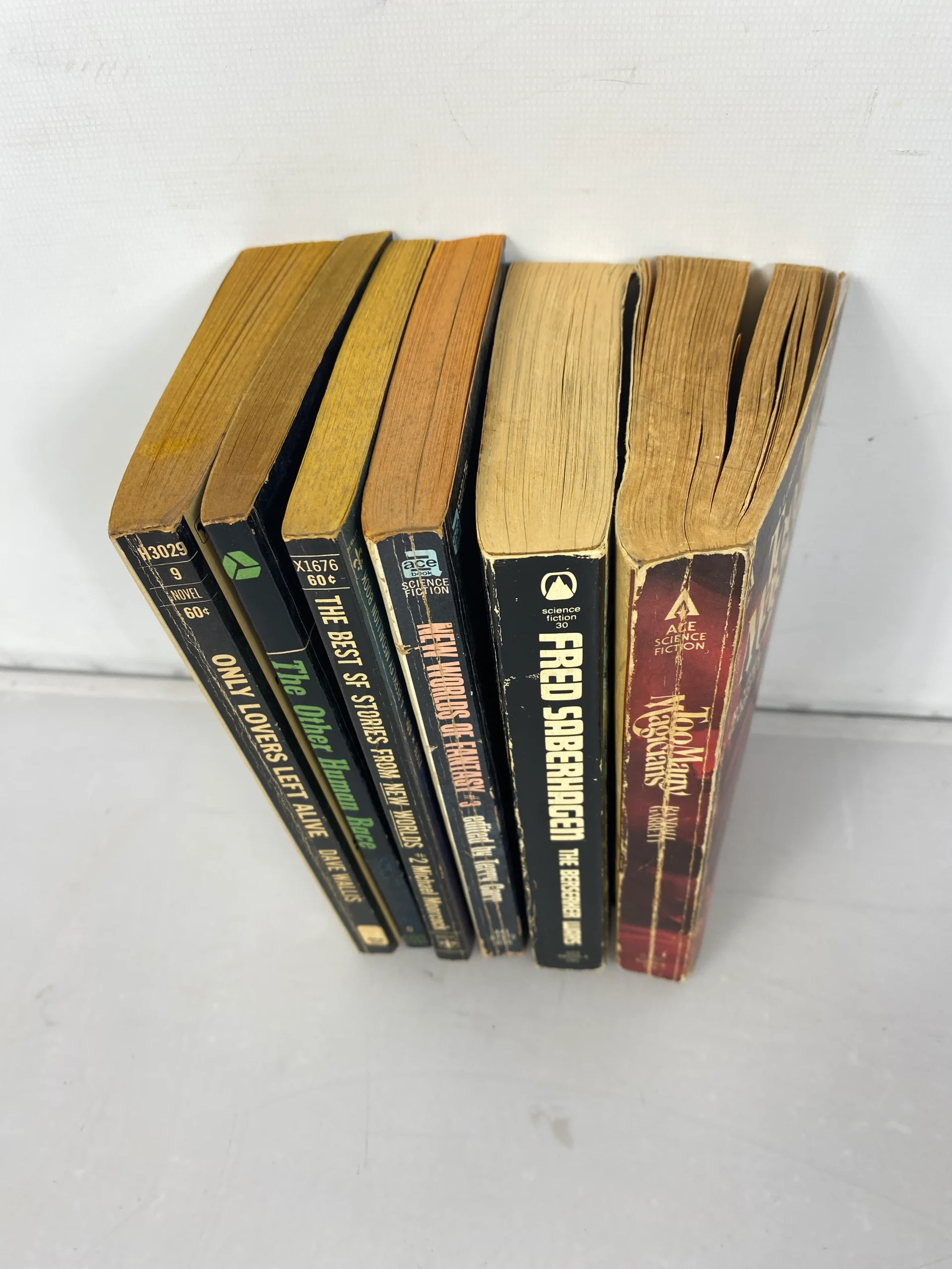lot-of-6-vintage-science-fiction-paperbacks-lot-4-1964-1983-sc.webp Lot of 6 Vintage Science Fiction Paperbacks (Lot #4) 1964-1983 SC