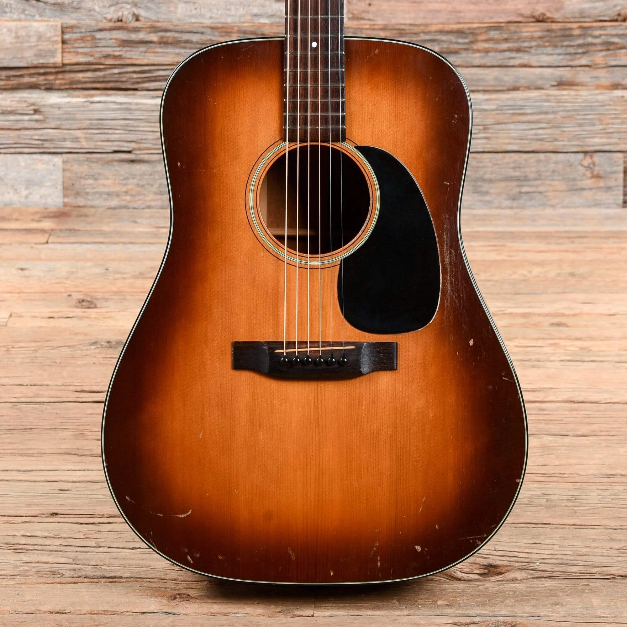 Martin D-18 Sunburst 1976