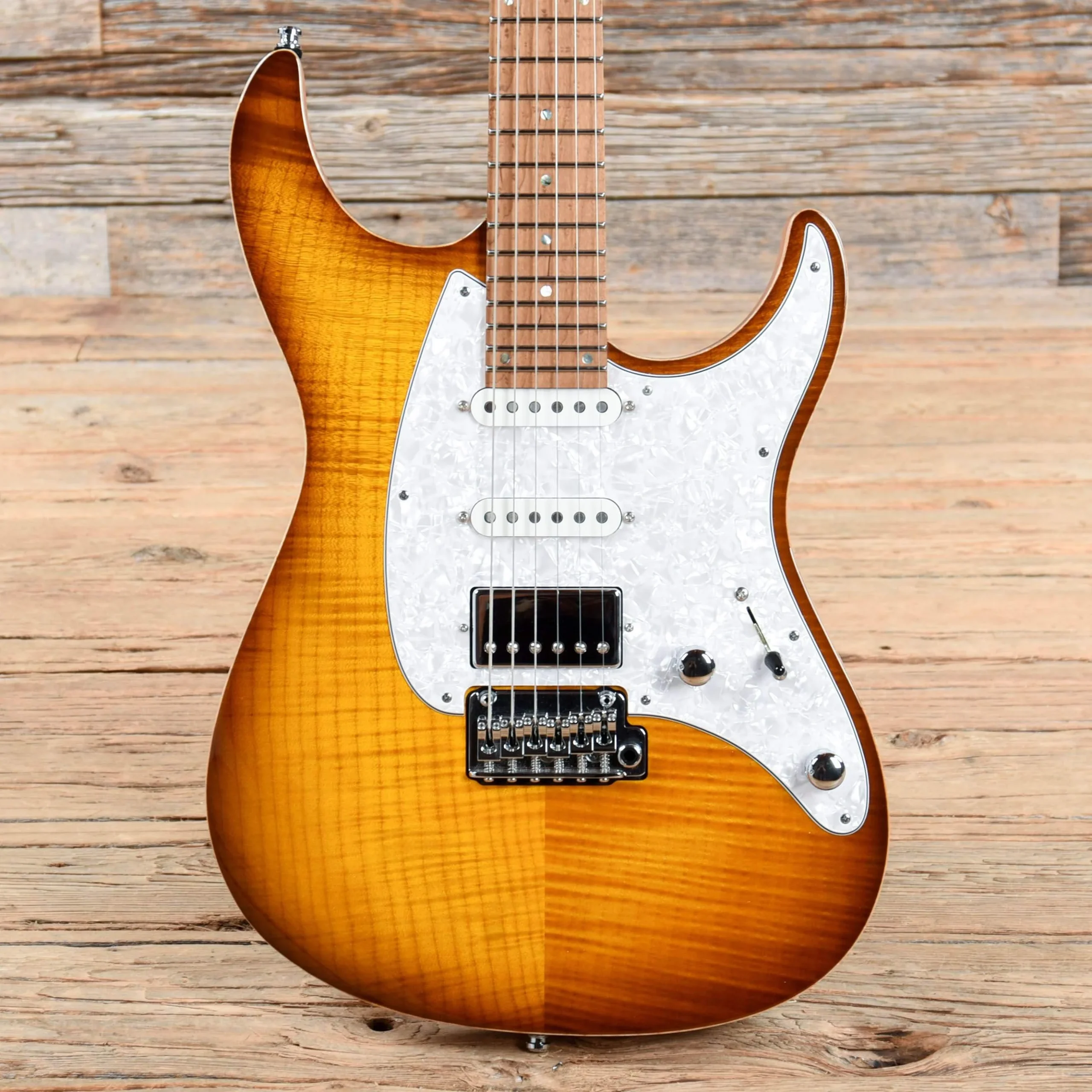 mayones-electric-guitars-solid-body-mayones-aquila-fm-6-flamed-maple-dirty-amber-gloss-2019-u3553695701-28793584418951.webp Mayones Aquila FM 6 Flamed Maple Dirty Amber Gloss 2019