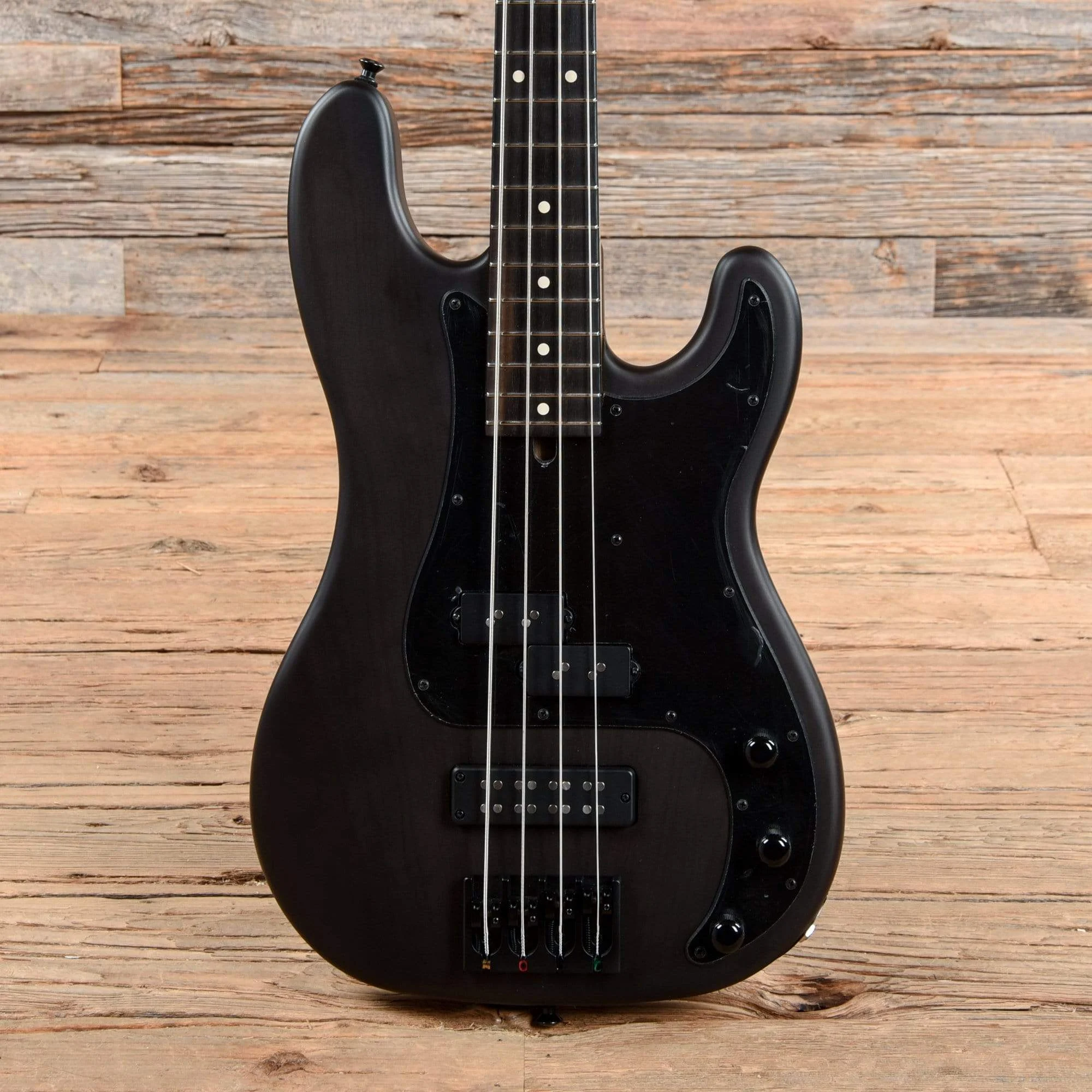 mike-lull-bass-guitars-4-string-mike-lull-pj4-special-4-string-ash-satin-black-u3073629101-17498858455175.webp Mike Lull PJ4 Special 4-String Ash Satin Black