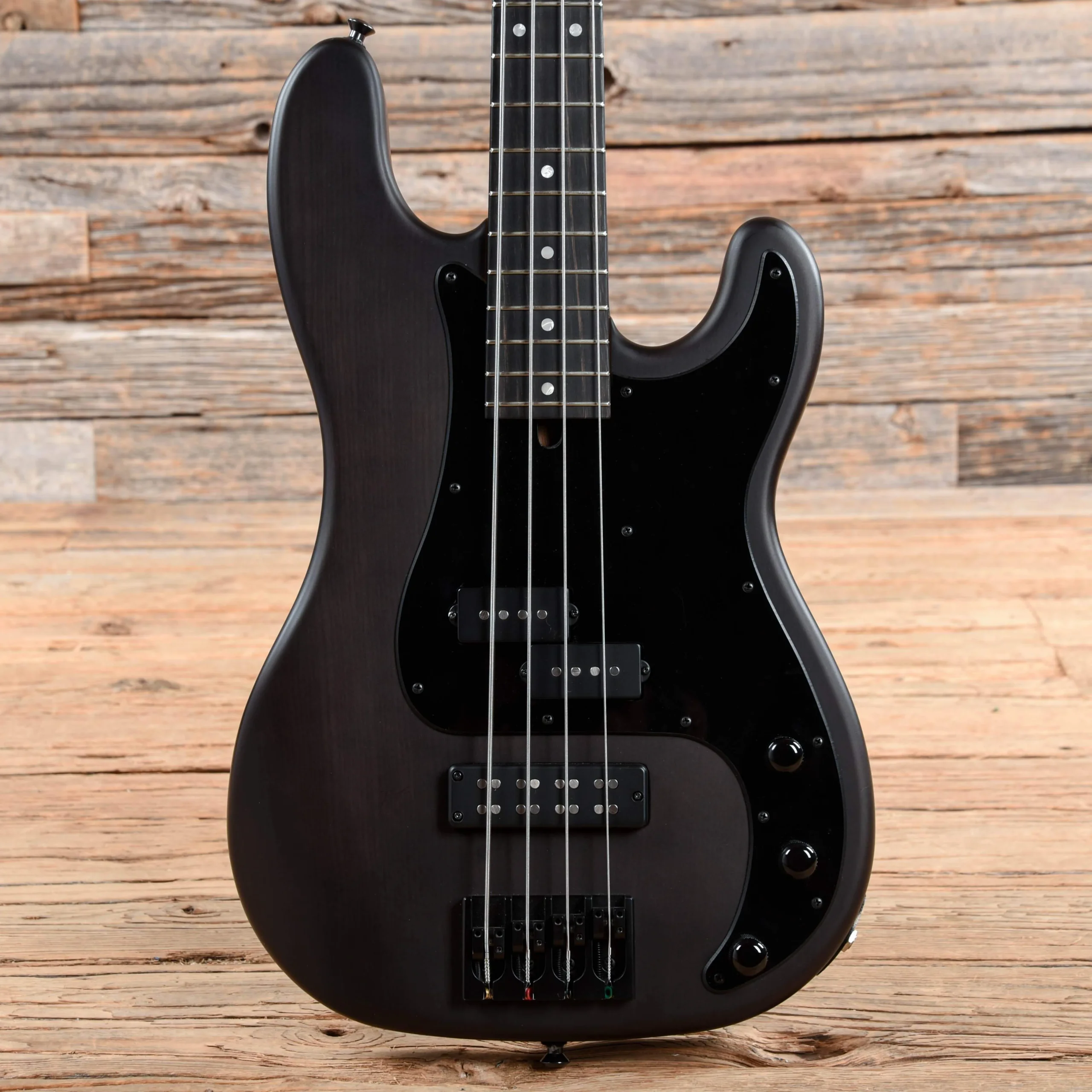 mike-lull-bass-guitars-4-string-mike-lull-pj4-special-4-string-ash-satin-trans-black-u3128982401-17803780620423.webp Mike Lull PJ4 Special 4-String Ash Satin Trans Black